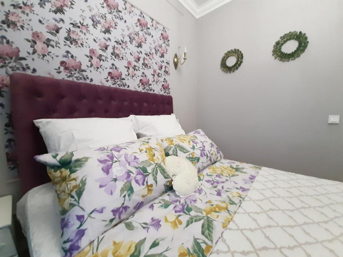 2 Bdr Apartment Near Gorky Park, Center خاركيف المظهر الخارجي الصورة