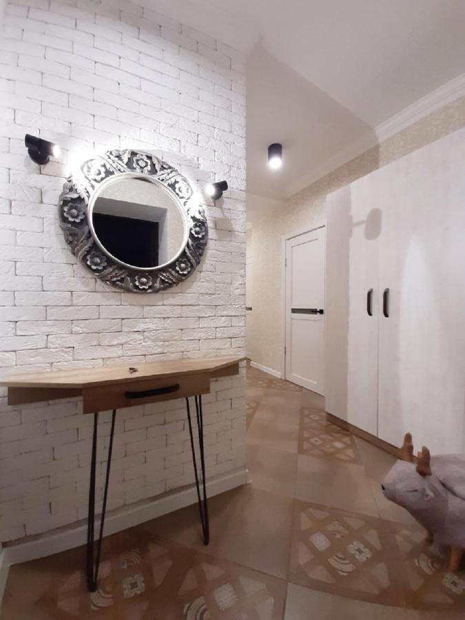 2 Bdr Apartment Near Gorky Park, Center خاركيف المظهر الخارجي الصورة