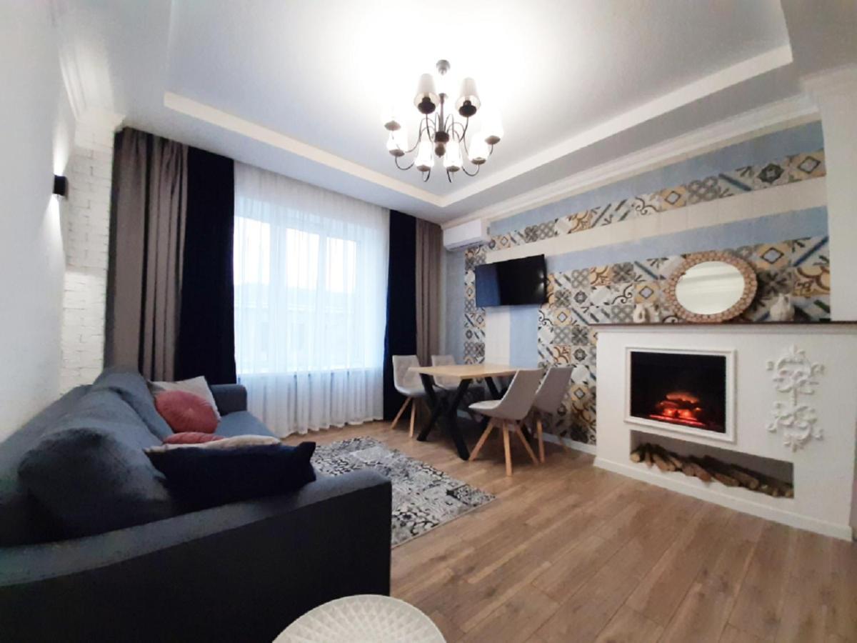 2 Bdr Apartment Near Gorky Park, Center خاركيف المظهر الخارجي الصورة