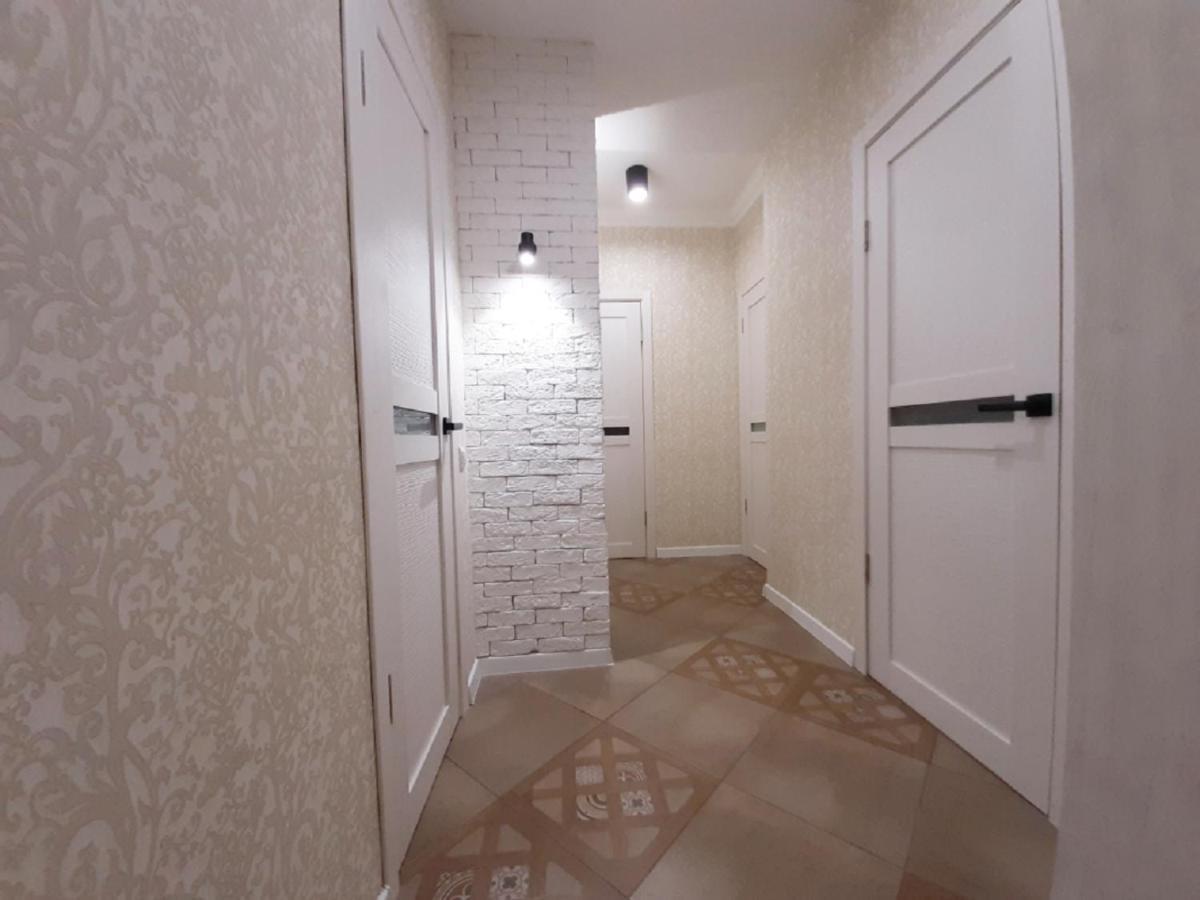 2 Bdr Apartment Near Gorky Park, Center خاركيف المظهر الخارجي الصورة