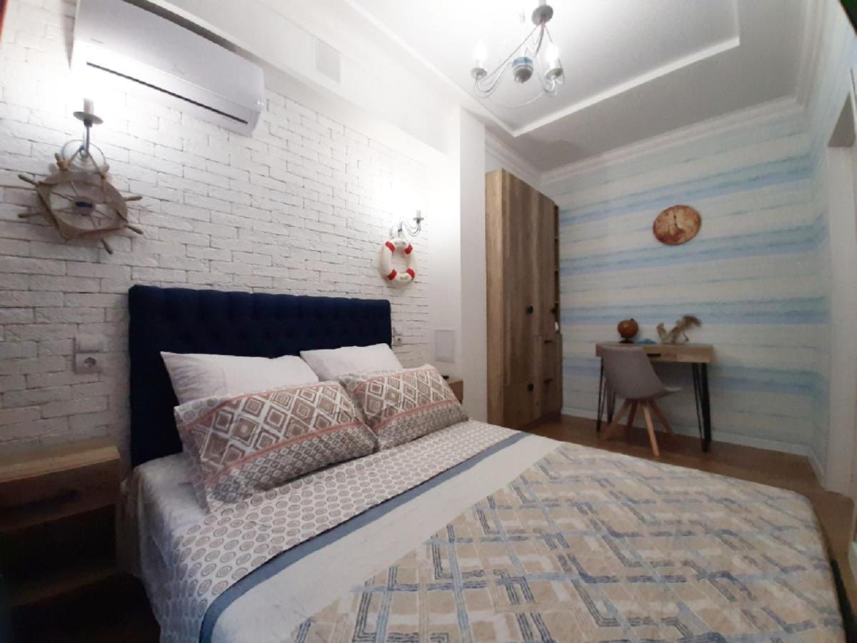 2 Bdr Apartment Near Gorky Park, Center خاركيف المظهر الخارجي الصورة